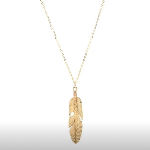 Jewelry - Gold leaf pendant necklace NWT hand crafted